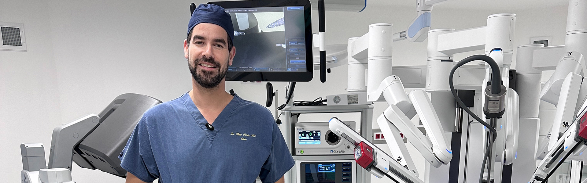 Sebészeti műtőasztal Da Vinci robottal